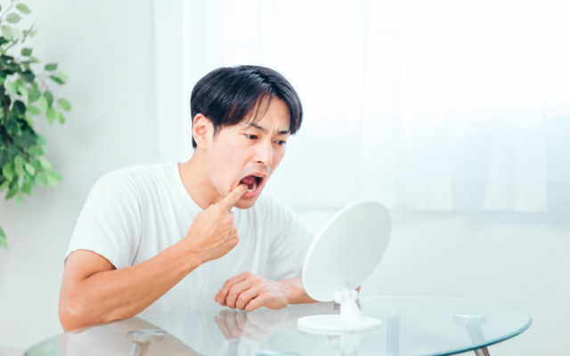 口の中に血豆が急にできた｜潰していい？痛くない・大きい・治らない場合の受診目安
